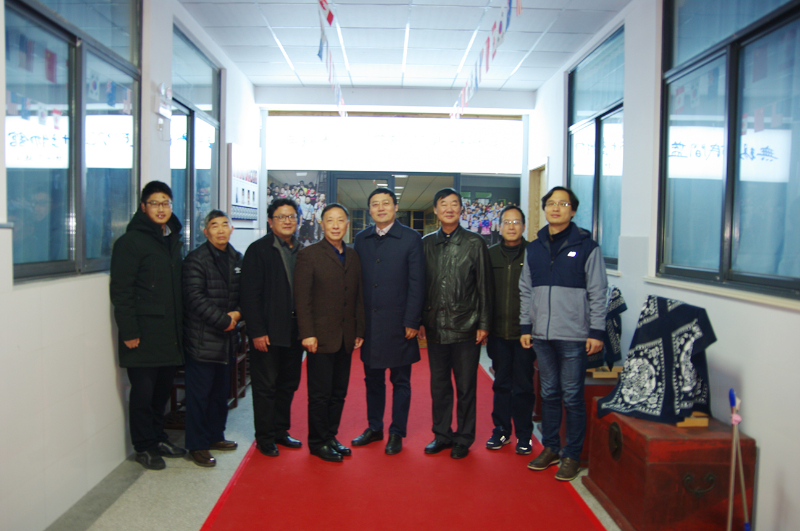 扬州大学体育学院院长潘绍伟等一行专家领导参观华锐实验学校
