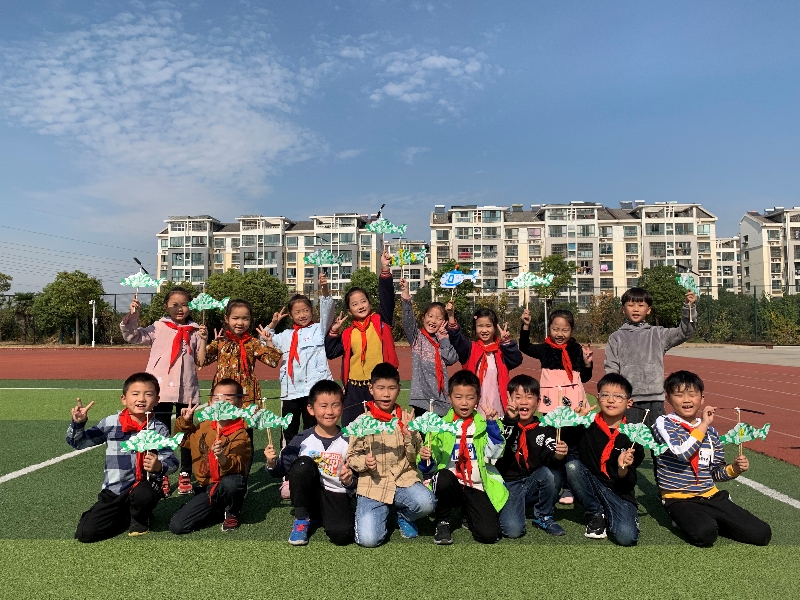 华锐实验学校小学部开展科技节系列活动