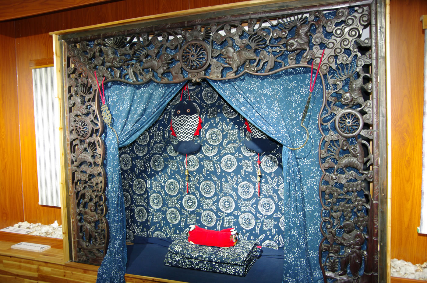 4蓝印花布博物馆内部展品.JPG